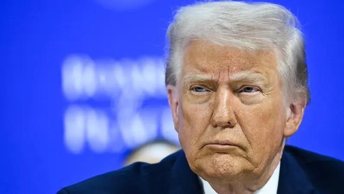Trump Tiba-tiba Umumkan Tarif Global Baru Naik Jadi 15%!